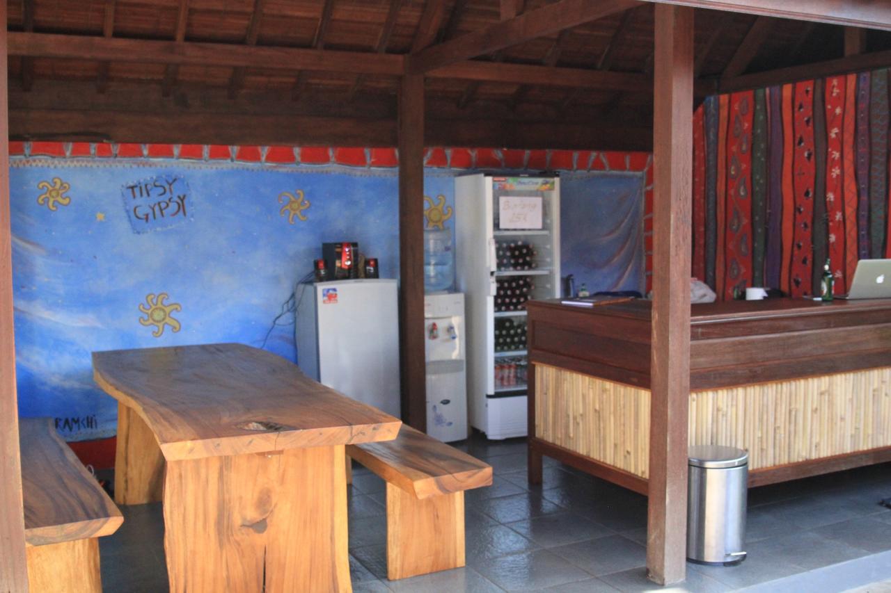 The Tipsy Gypsy Hostel チャングー エクステリア 写真
